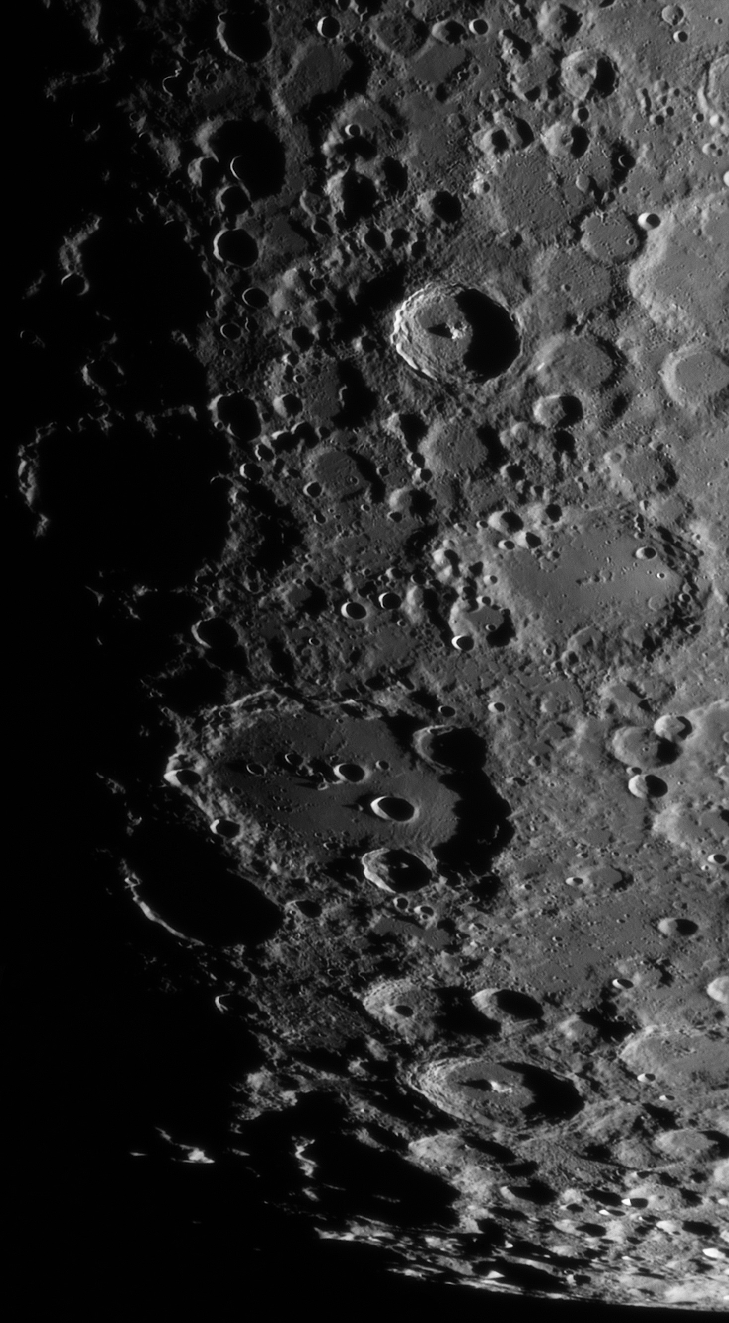 Od Tycha přes Maginus a Clavius ke kráteru Moretus