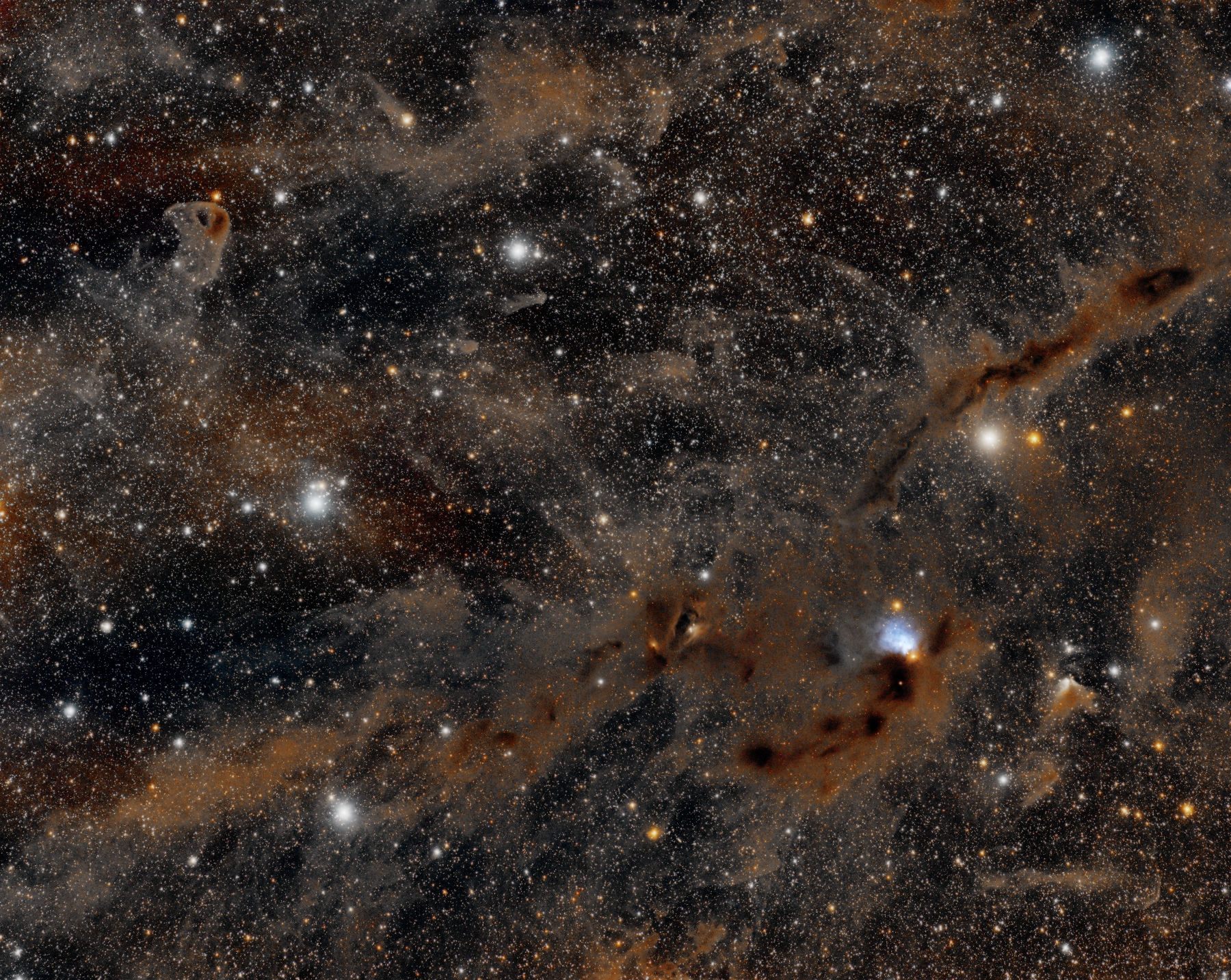 Býk (LBN777, VdB27, LDN1495, CED30 a další)