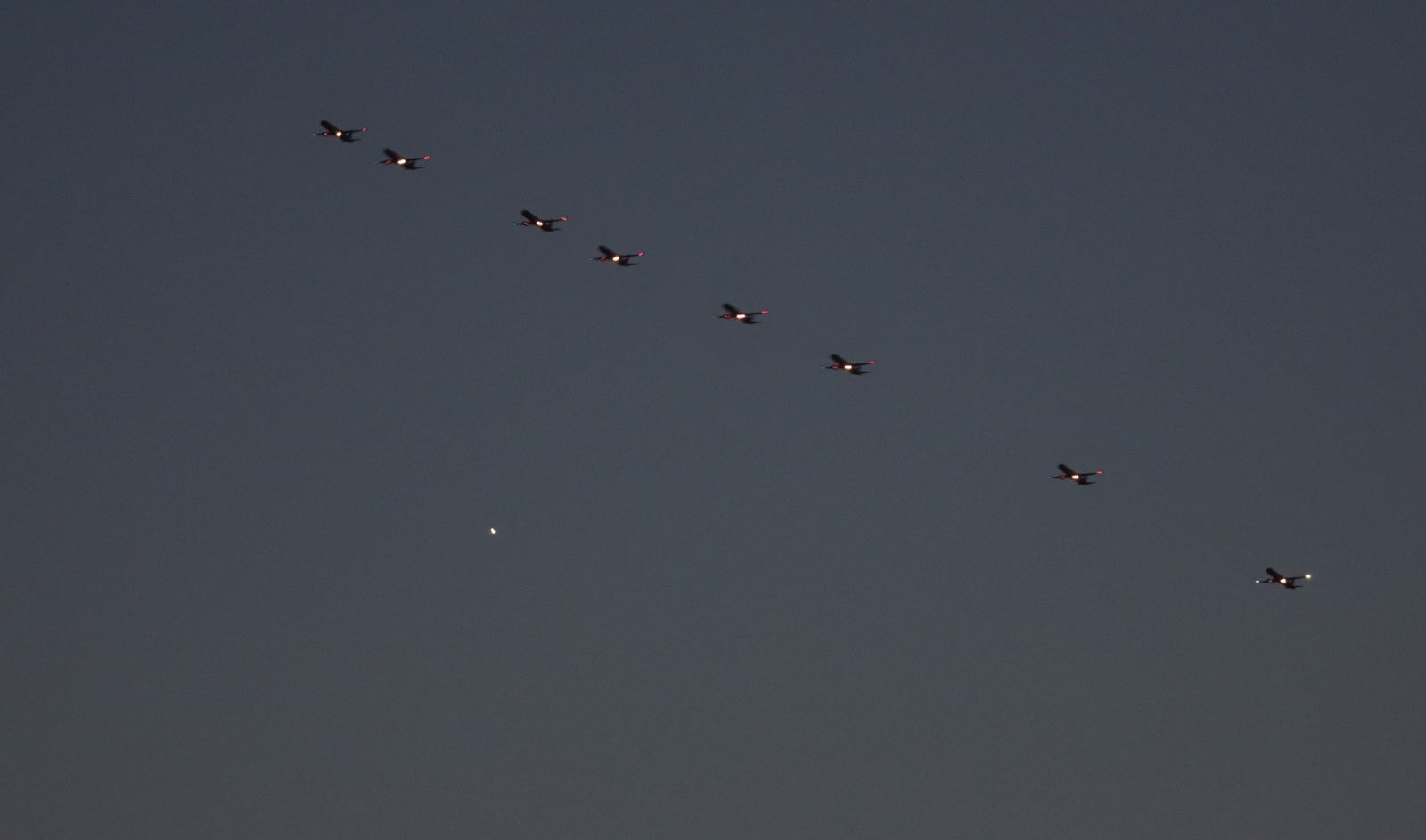 Merkúr a lietadlo - tesný prelet