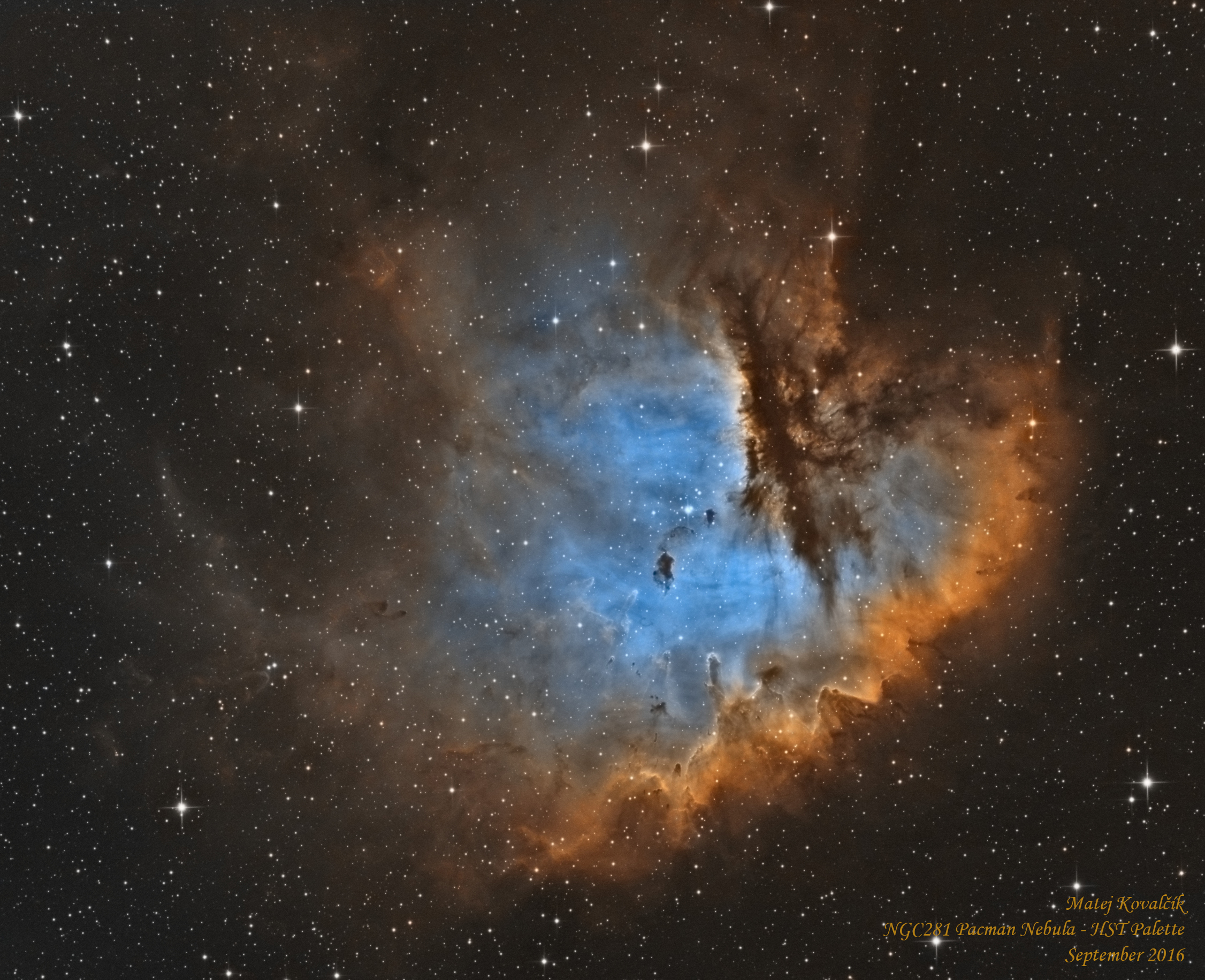 NGC281 Pacman v HST