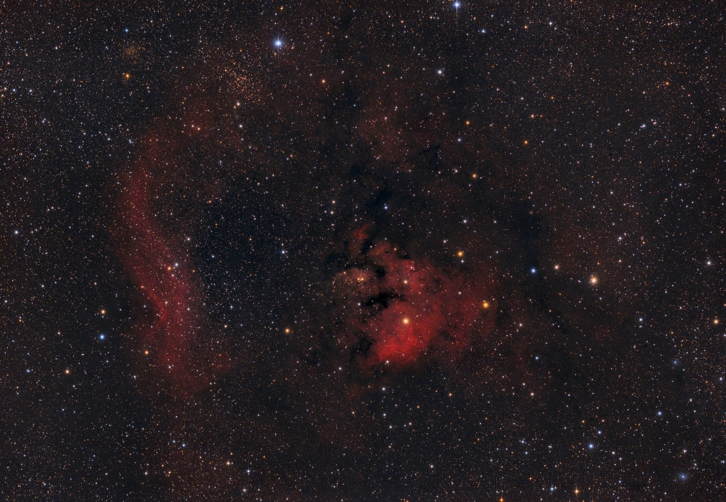 NGC 7822 a NGC 7762