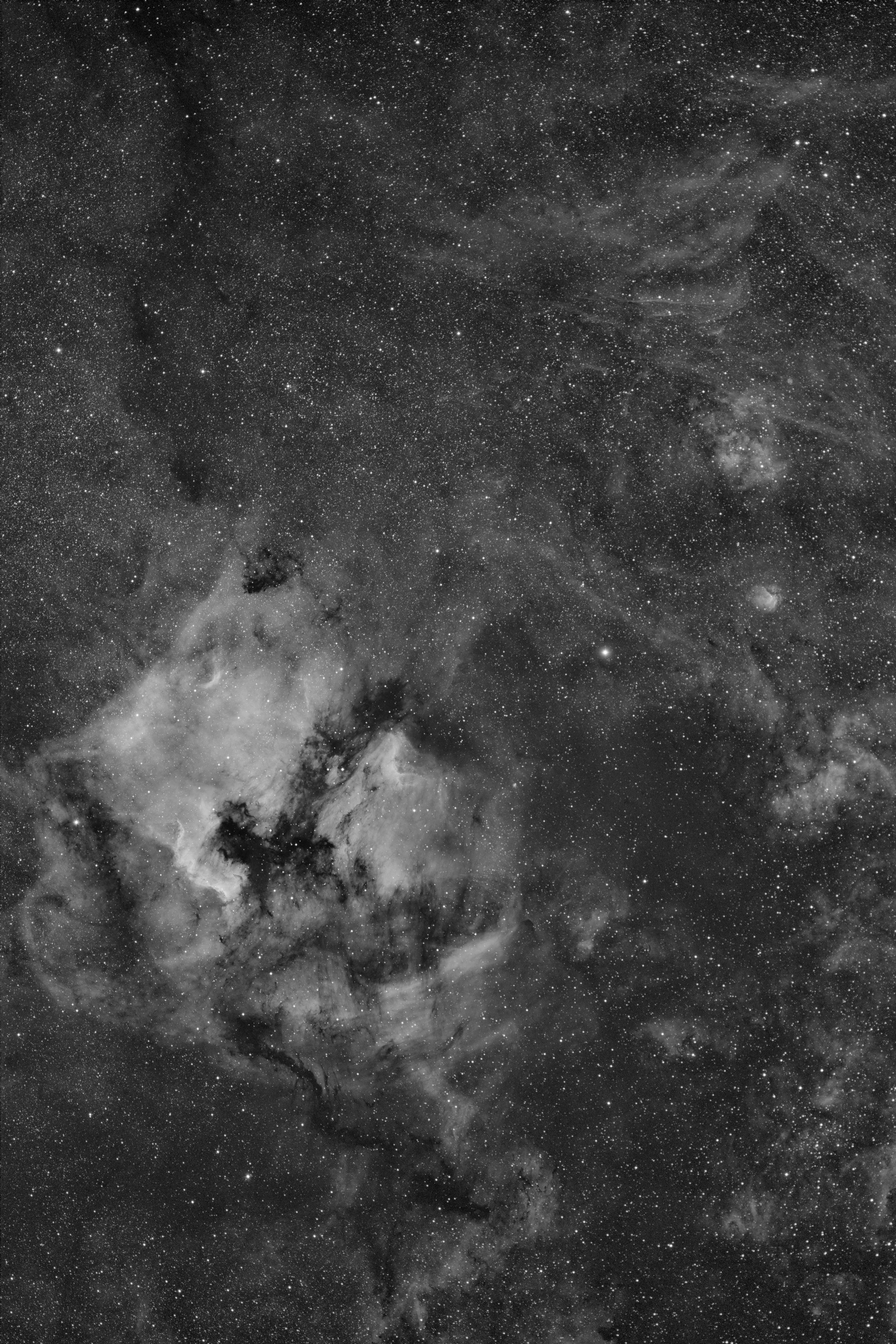 NGC7000 (North America ), IC5070 (Pelican Nebula ), Deneb