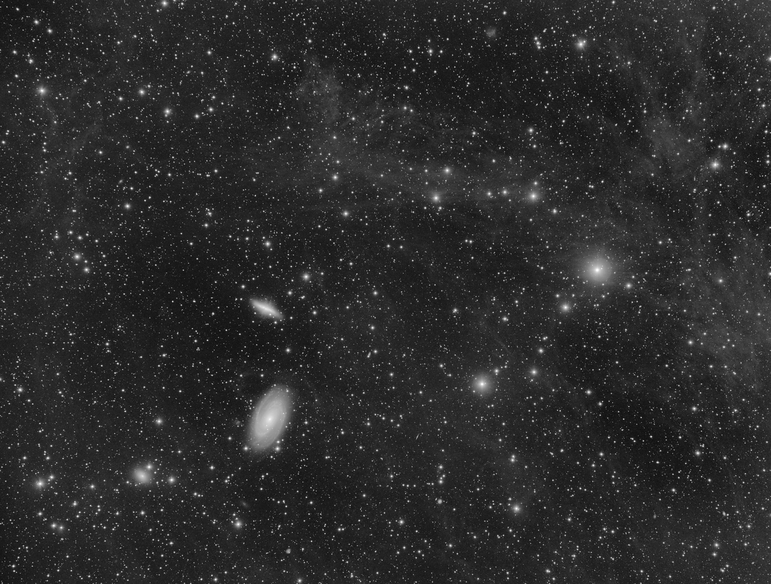 IFN v okolí M81 a M82