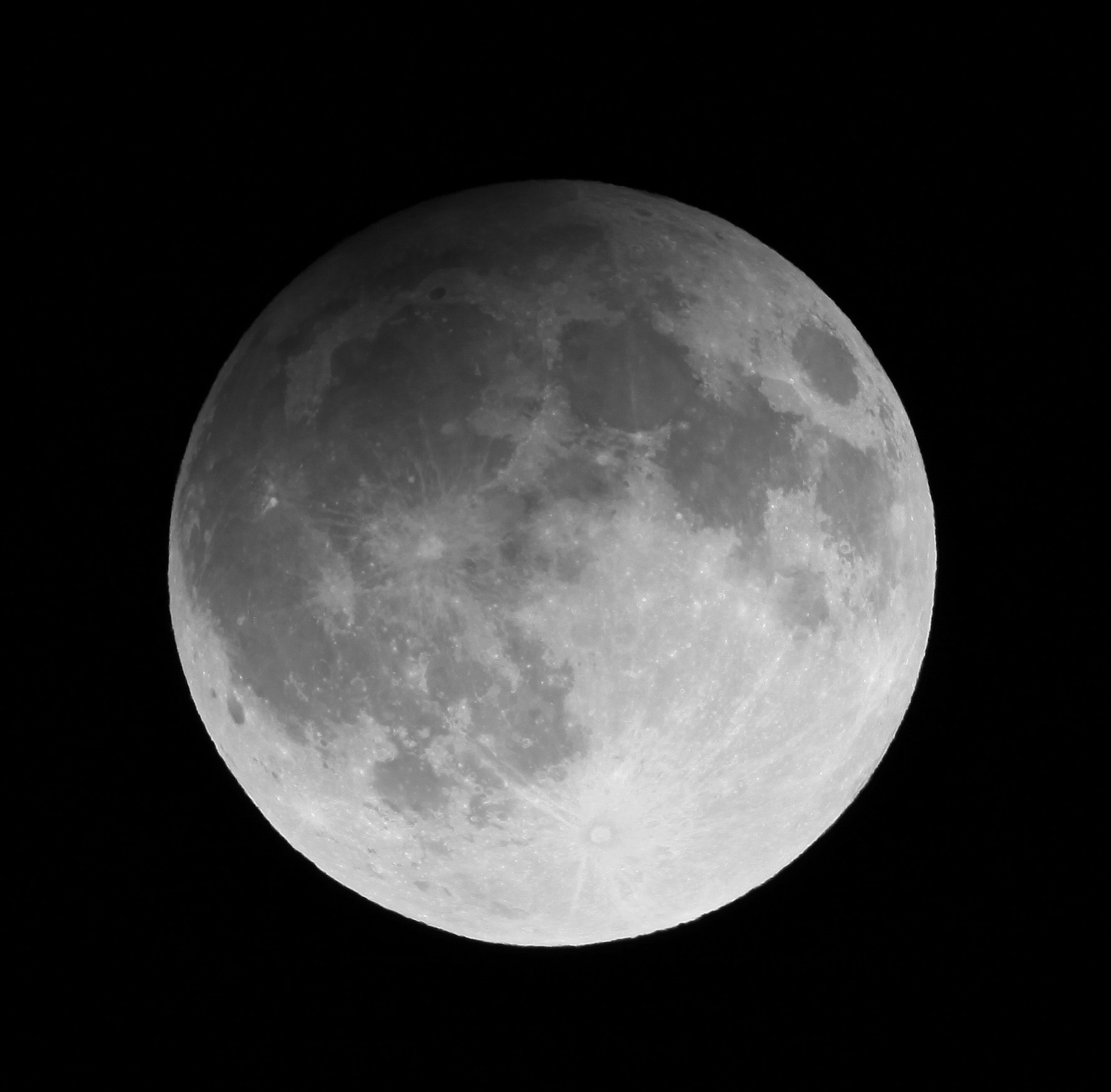 Polostinove zatmeni mesice 