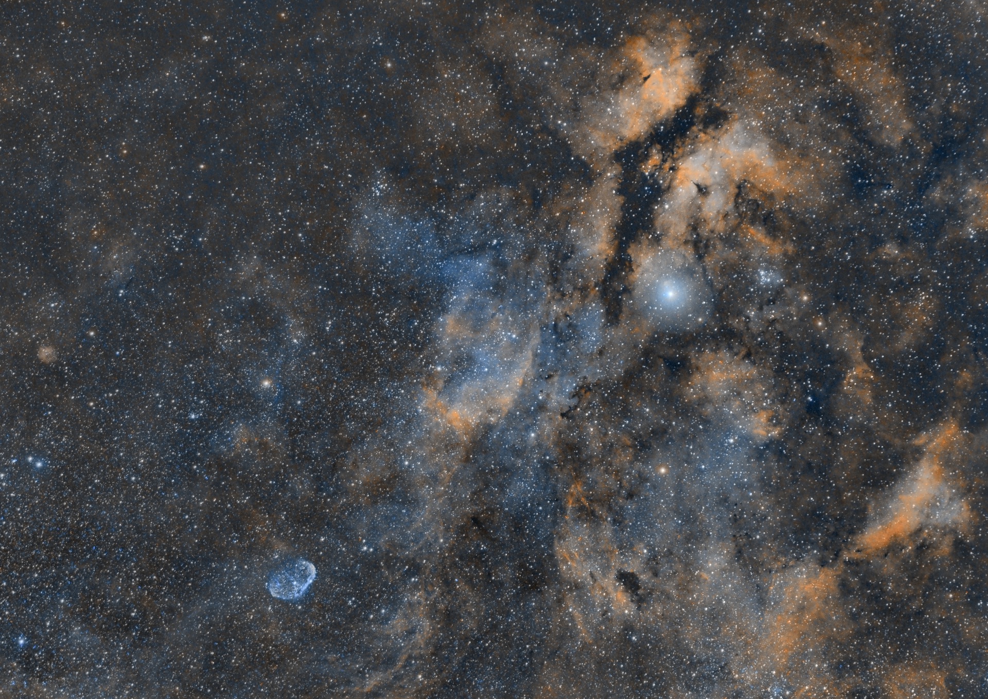 Gamma Cygni - hubble paleta