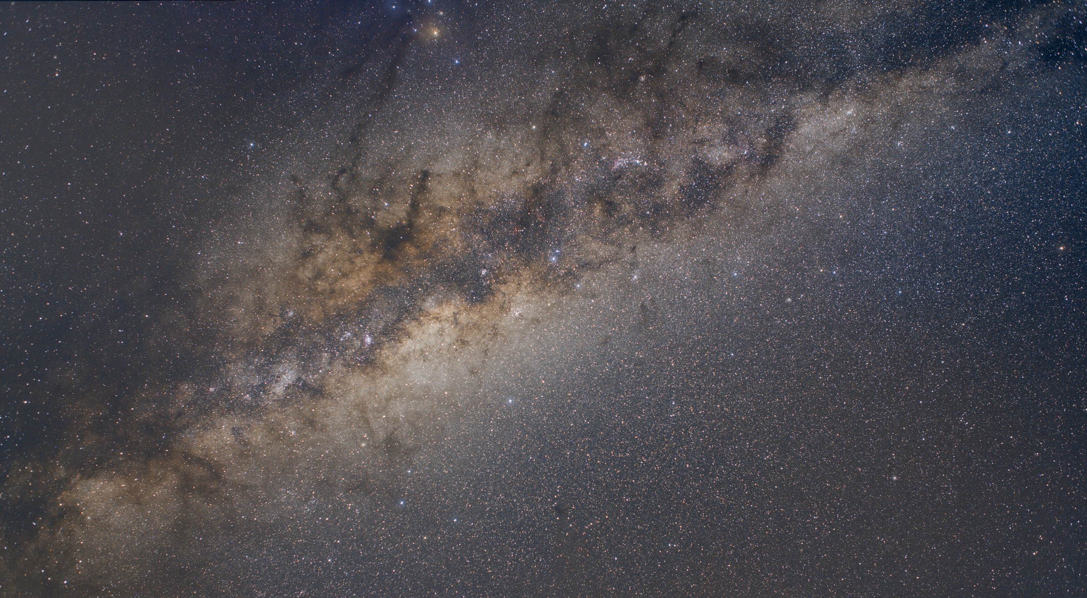 Mlecna draha - stred nasi galaxie