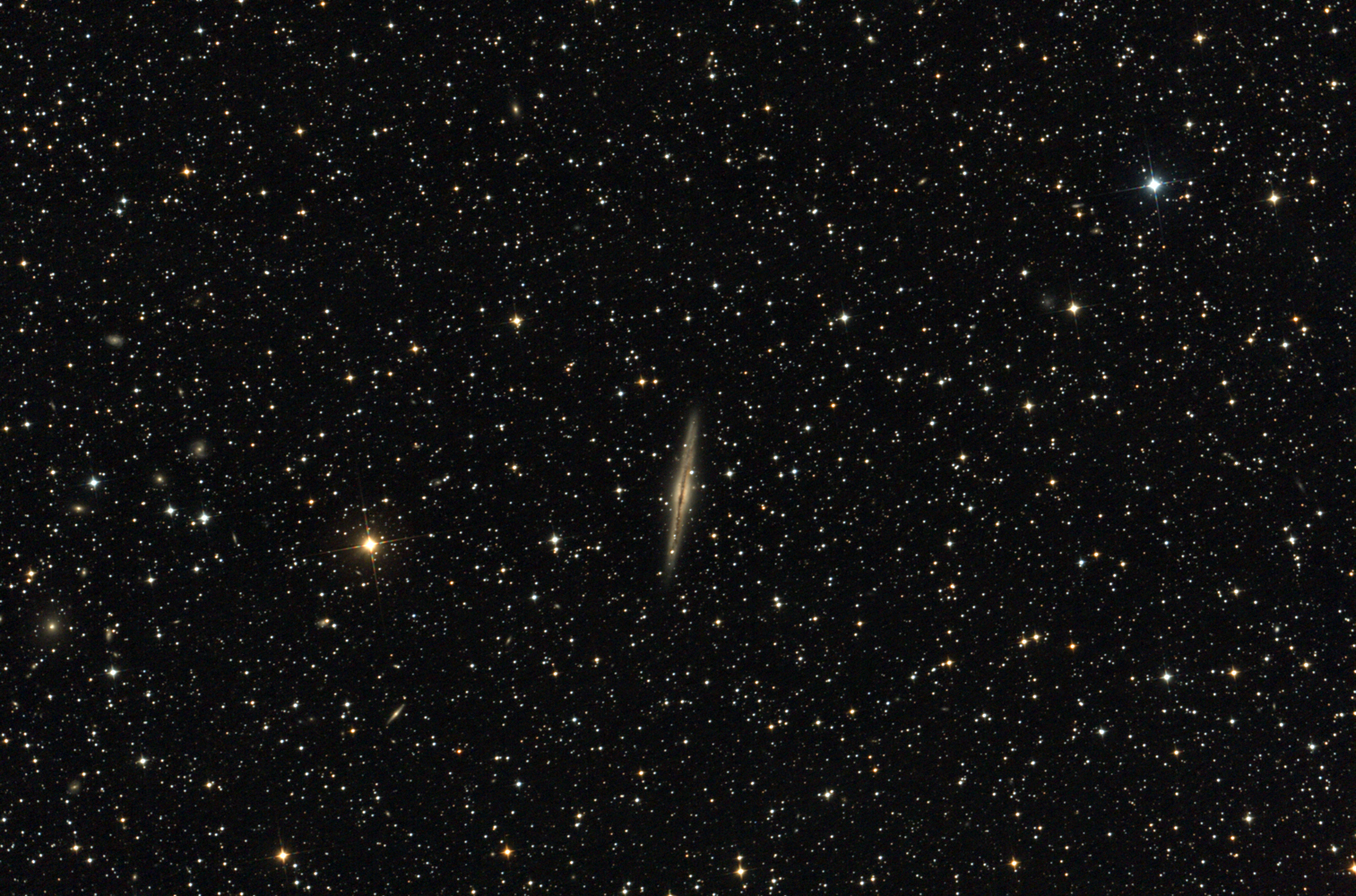 Galaxie NGC 891 v And, Abell 347