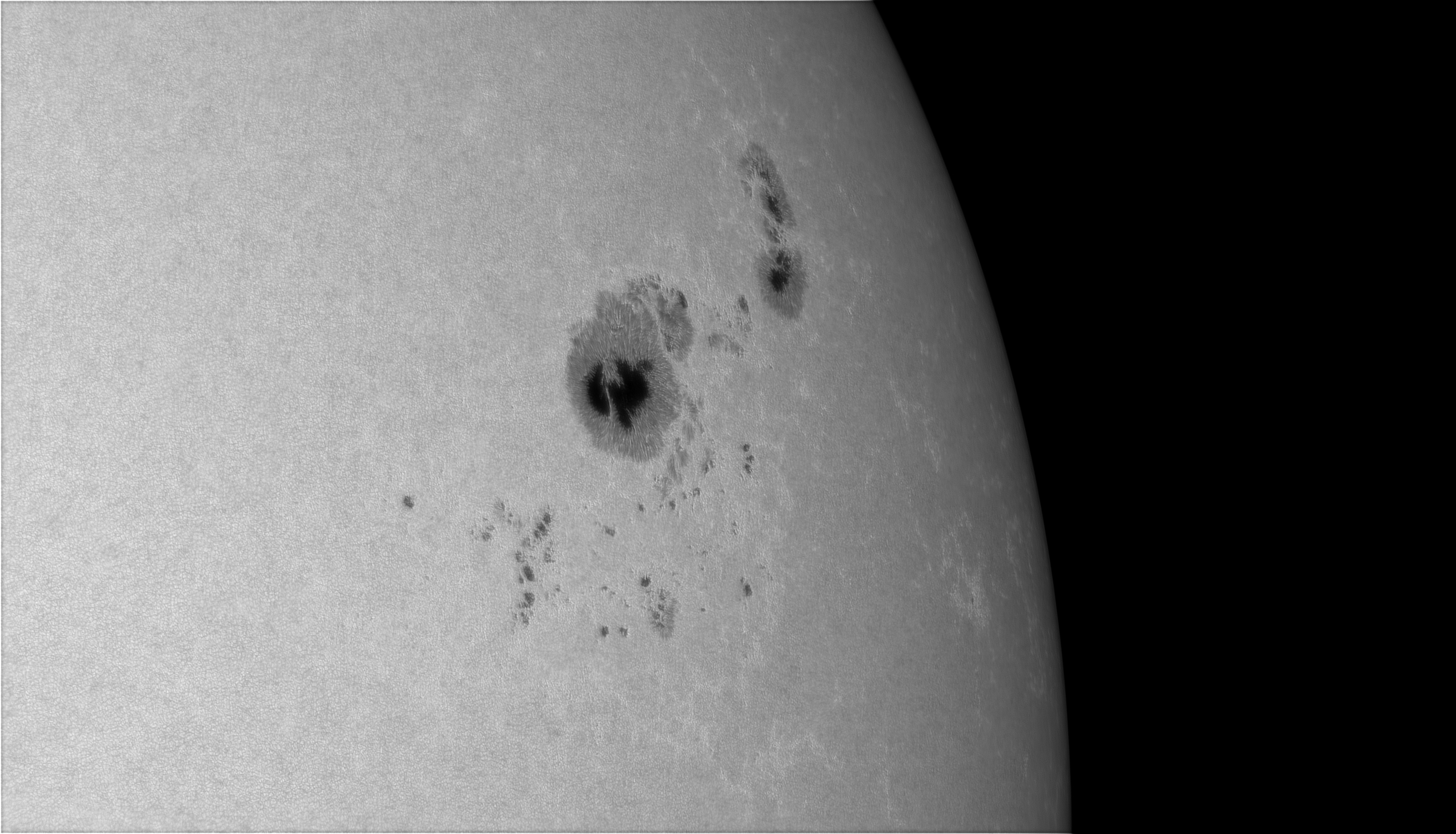 Sluneční skvrny (3780)