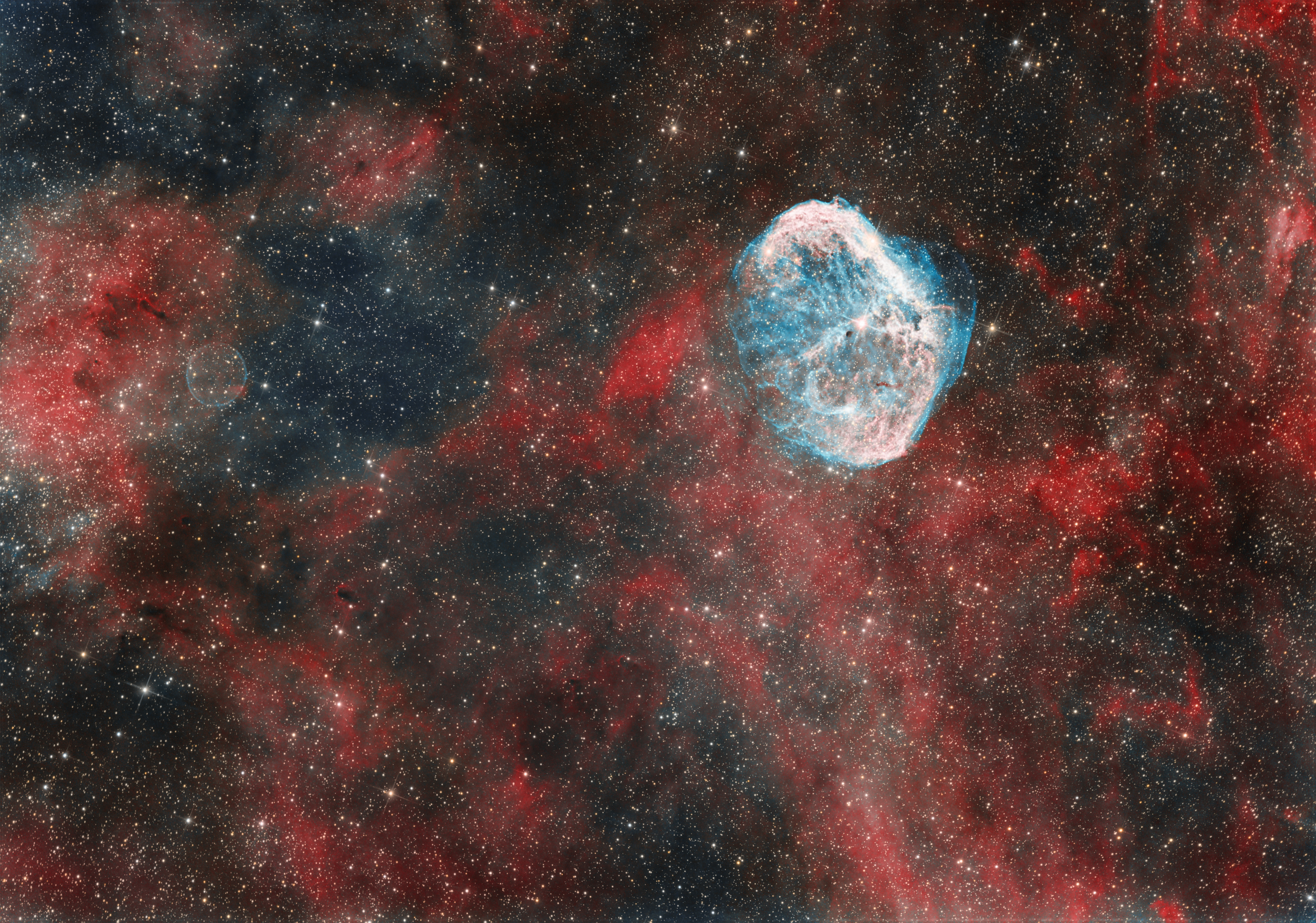 NGC 6888 Crescent Nebula + Soap Bubble