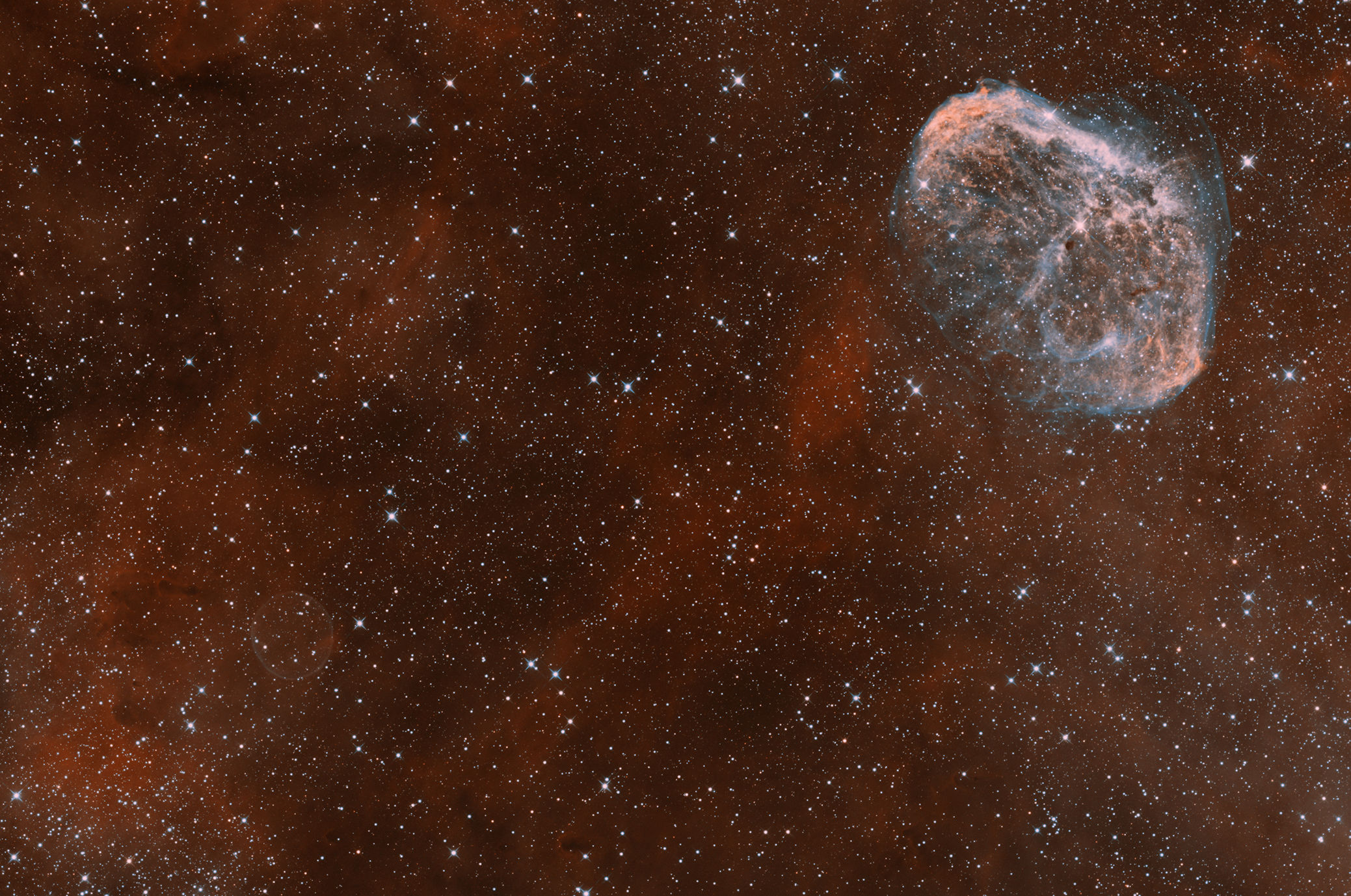 Bicolor NGC 6888 a PN G75.5+1.7 v Cyg